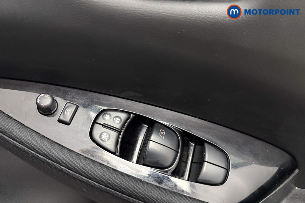 Nissan Leaf N-Connecta Automatic Electric Hatchback - Stock Number (1589315) - 18th supplementary image