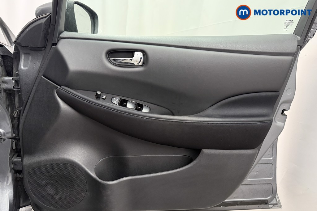 Nissan Leaf N-Connecta Automatic Electric Hatchback - Stock Number (1589539) - 18th supplementary image