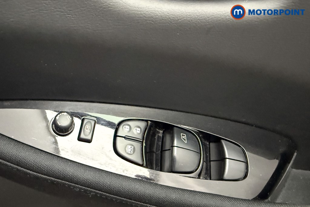 Nissan Leaf N-Connecta Automatic Electric Hatchback - Stock Number (1589539) - 19th supplementary image