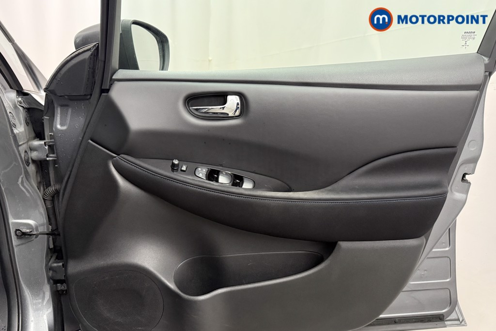 Nissan Leaf N-Connecta Automatic Electric Hatchback - Stock Number (1589540) - 17th supplementary image