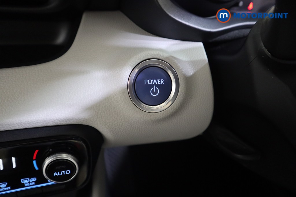Toyota Yaris Excel Automatic Petrol-Electric Hybrid Hatchback - Stock Number (1589673) - 7th supplementary image