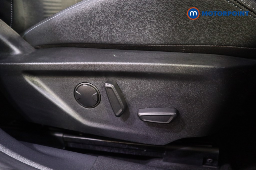 Ford Focus Active X Edition Manual Petrol Estate - Stock Number (1589937) - 14th supplementary image