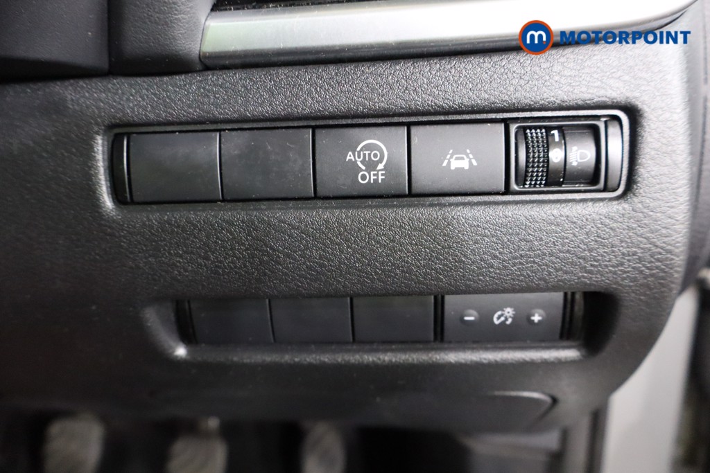 Nissan Qashqai N-Connecta Manual Petrol SUV - Stock Number (1590017) - 17th supplementary image