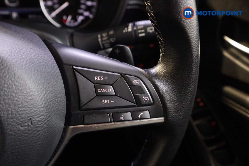 Nissan Juke N-Connecta Automatic Petrol SUV - Stock Number (1590214) - 4th supplementary image