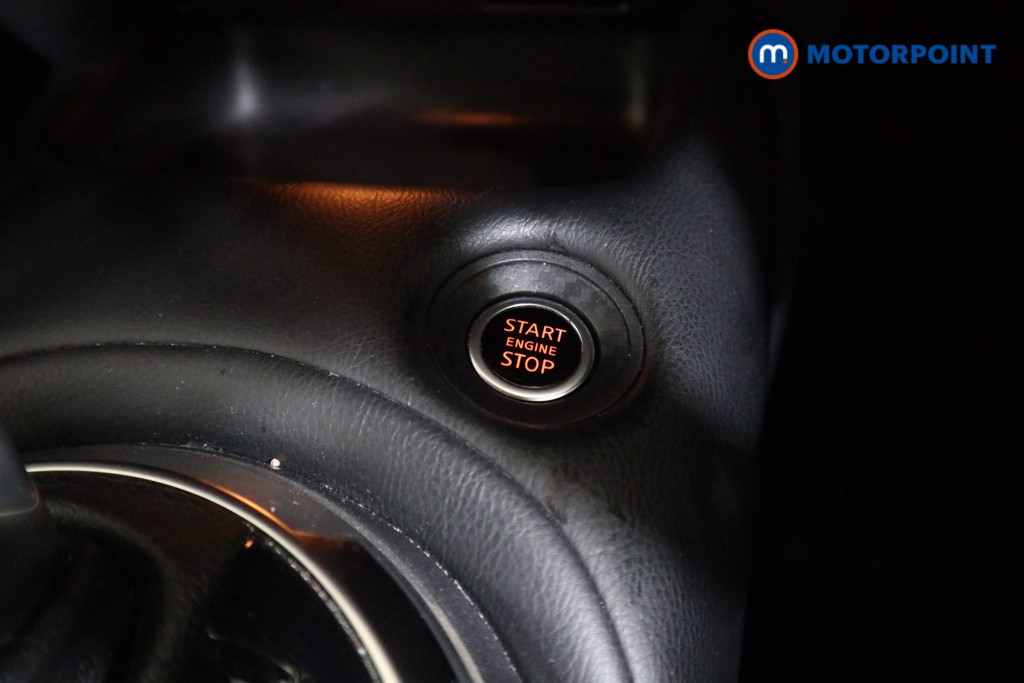 Nissan Juke N-Connecta Automatic Petrol SUV - Stock Number (1590214) - 8th supplementary image