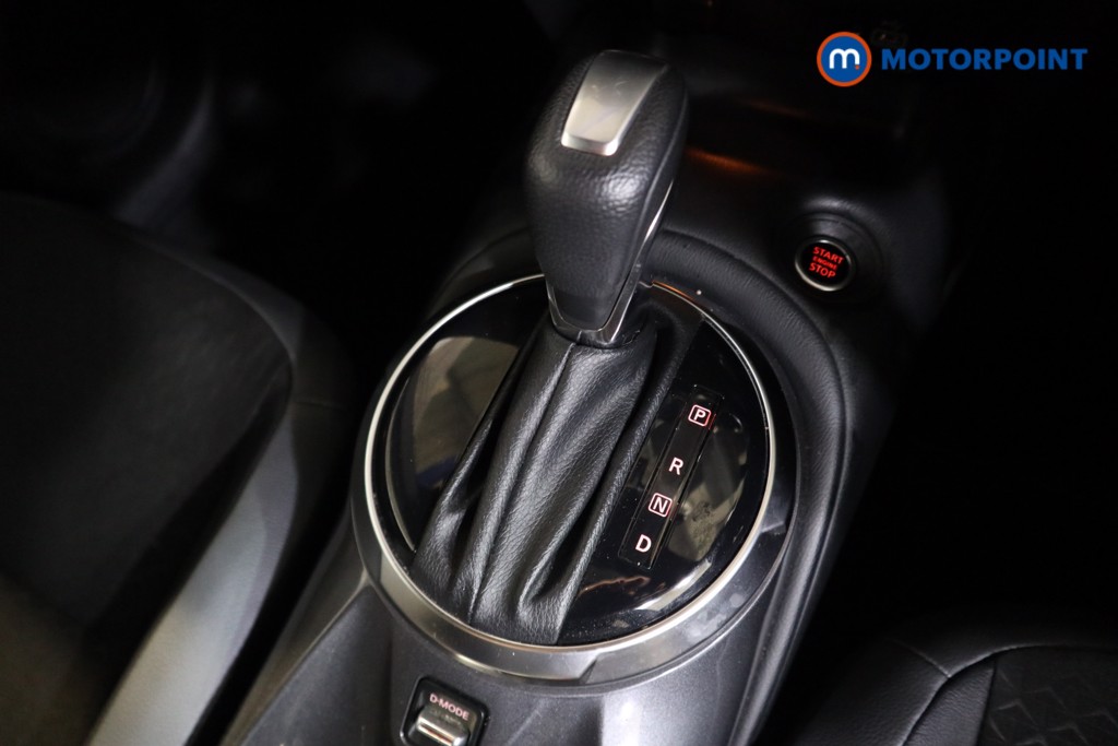 Nissan Juke N-Connecta Automatic Petrol SUV - Stock Number (1590214) - 9th supplementary image