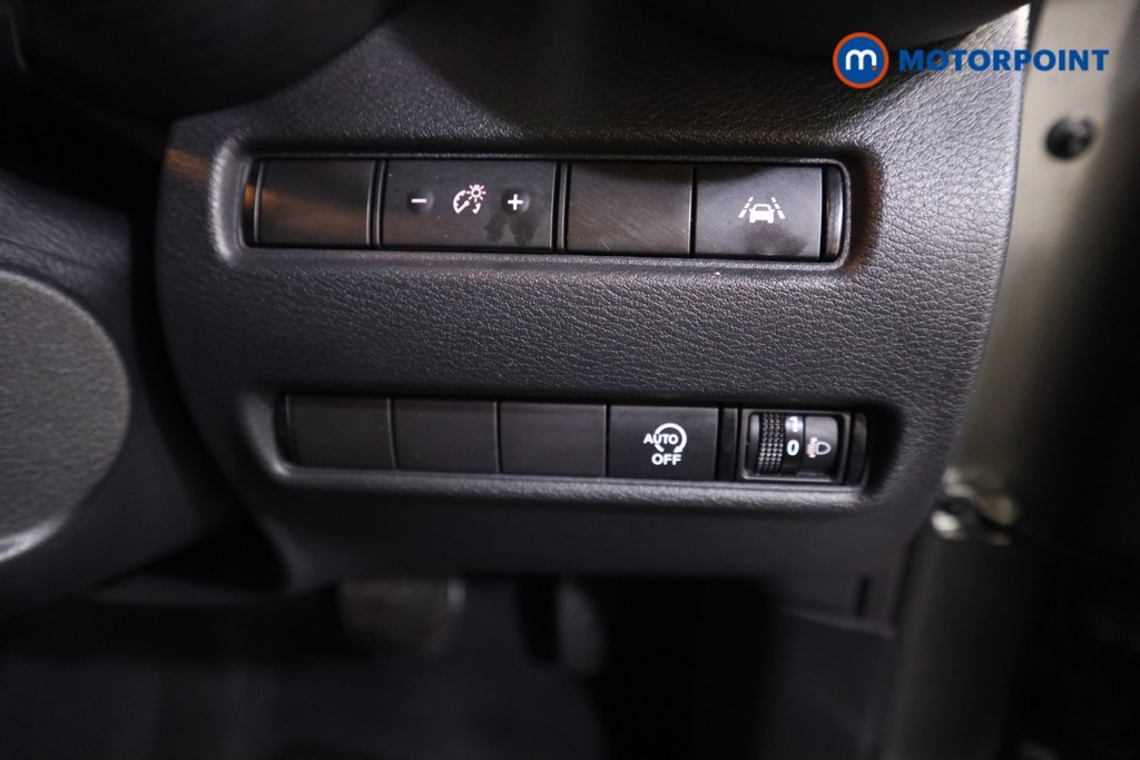 Nissan Juke N-Connecta Automatic Petrol SUV - Stock Number (1590214) - 11th supplementary image