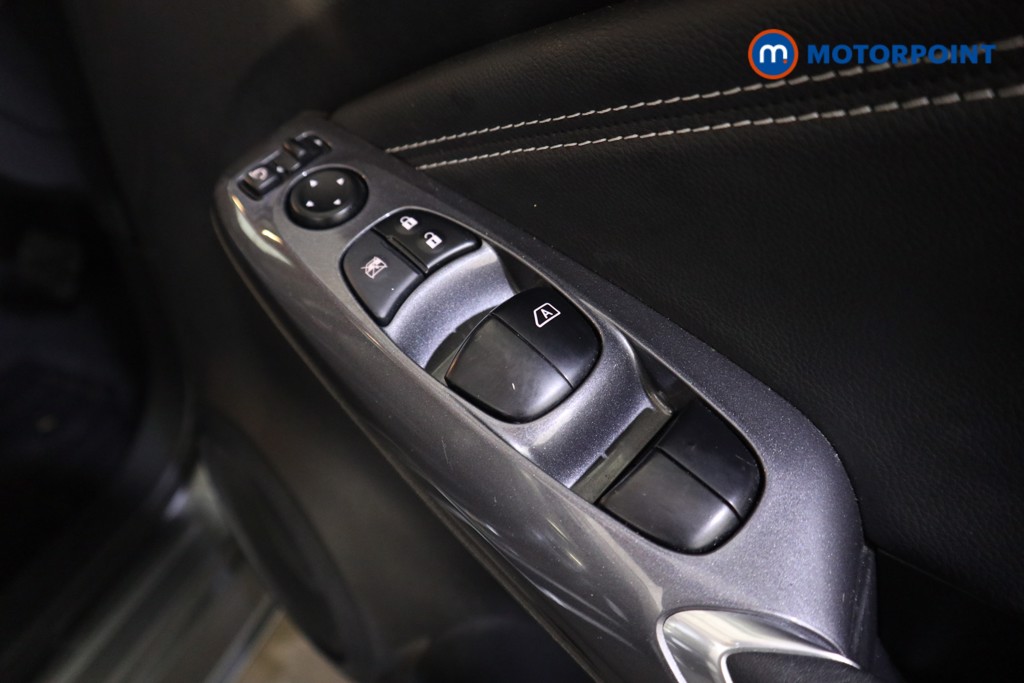 Nissan Juke N-Connecta Automatic Petrol SUV - Stock Number (1590214) - 12th supplementary image