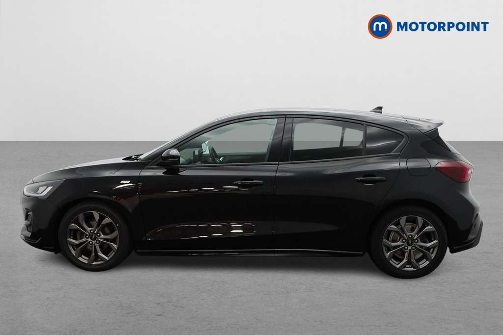 Ford Focus St-Line Style Automatic Diesel Hatchback - Stock Number (1590573) - Passenger side