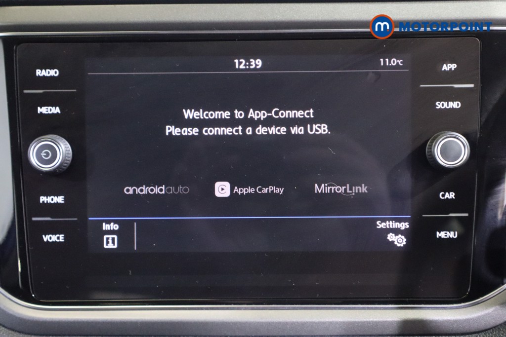 Volkswagen T-Roc SE Manual Petrol SUV - Stock Number (1590893) - 2nd supplementary image