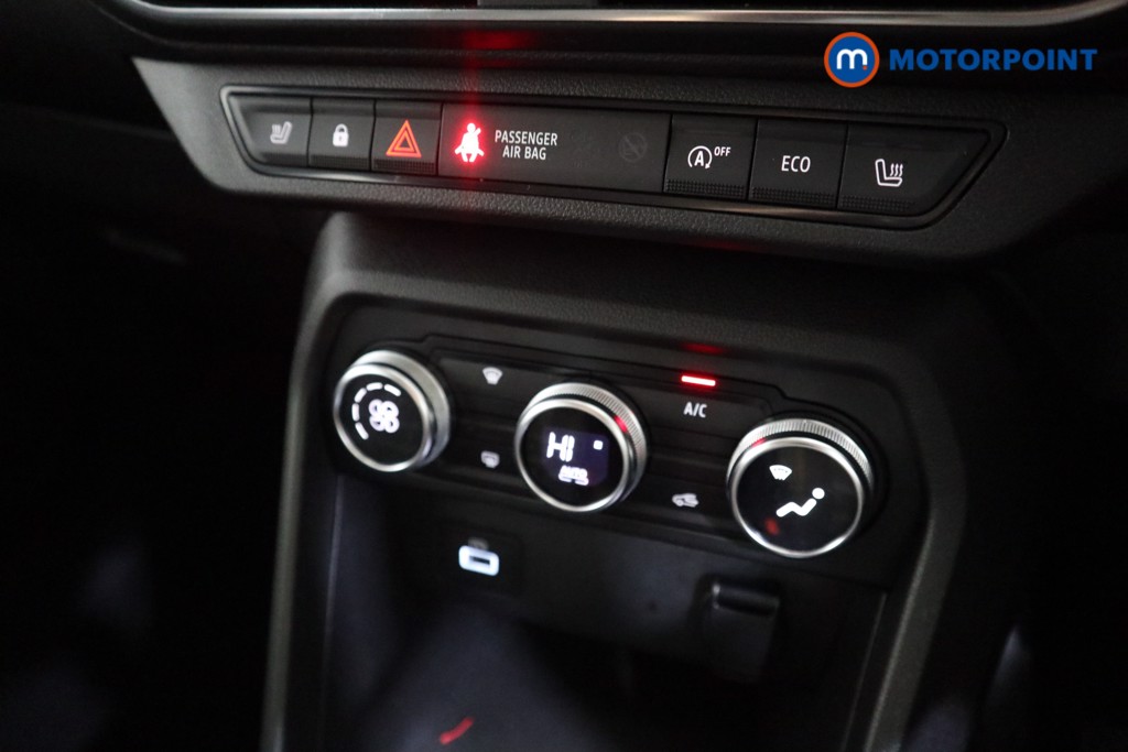 Dacia Sandero Stepway Prestige Manual Petrol Hatchback - Stock Number (1590996) - 8th supplementary image