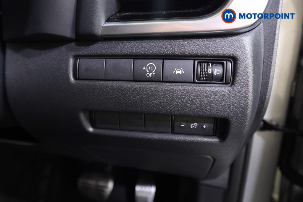 Nissan Qashqai N-Connecta Automatic Petrol SUV - Stock Number (1591065) - 10th supplementary image