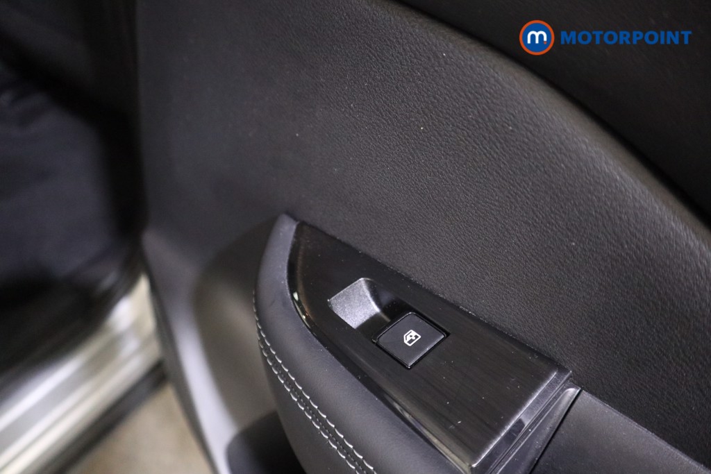 Nissan Qashqai N-Connecta Automatic Petrol SUV - Stock Number (1591065) - 16th supplementary image