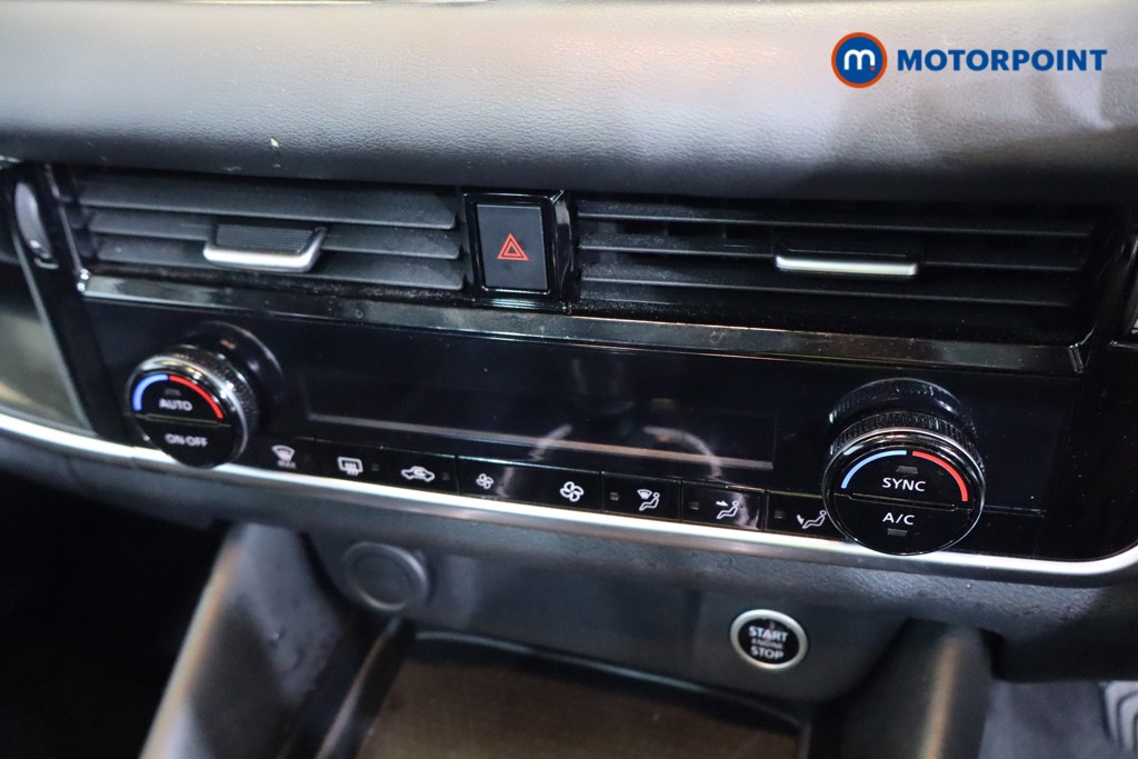 Nissan Qashqai N-Connecta Manual Petrol SUV - Stock Number (1591067) - 11th supplementary image