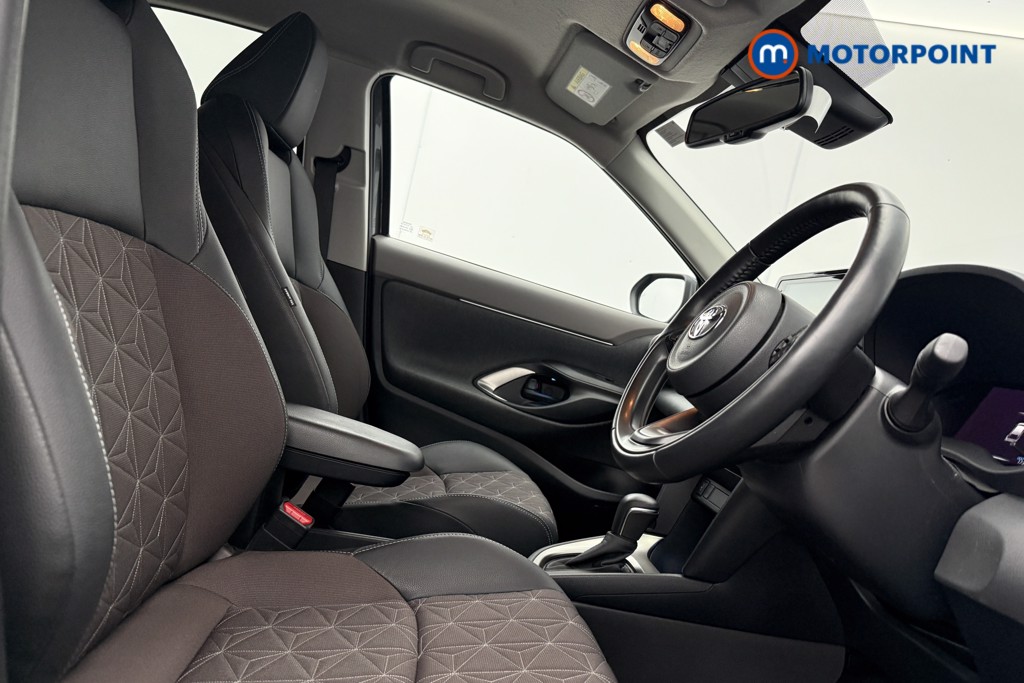 Toyota Yaris Cross Excel Automatic Petrol-Electric Hybrid Estate - Stock Number (1591077) - 8th supplementary image