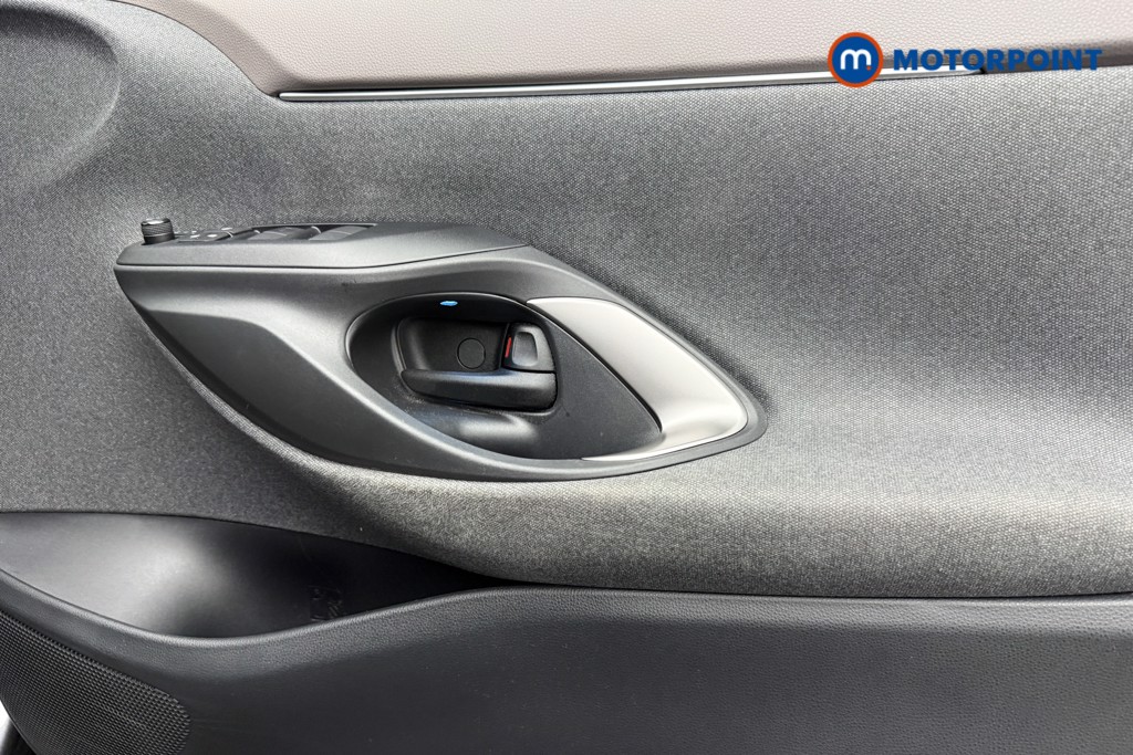 Toyota Yaris Cross Excel Automatic Petrol-Electric Hybrid Estate - Stock Number (1591077) - 18th supplementary image