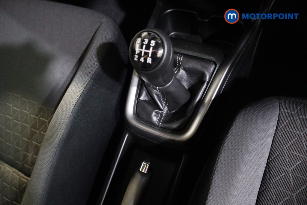 Suzuki Swift Ultra Manual Petrol Hatchback - Stock Number (1591197) - 9th supplementary image