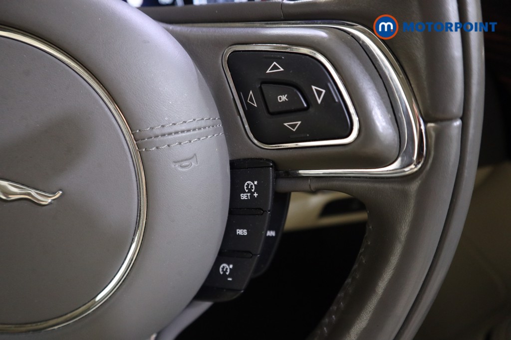 Jaguar XJ Portfolio Automatic Diesel Saloon - Stock Number (1591218) - 4th supplementary image