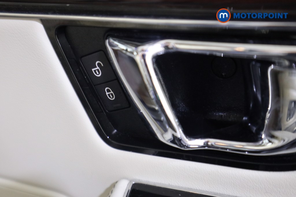 Jaguar XJ Portfolio Automatic Diesel Saloon - Stock Number (1591218) - 14th supplementary image