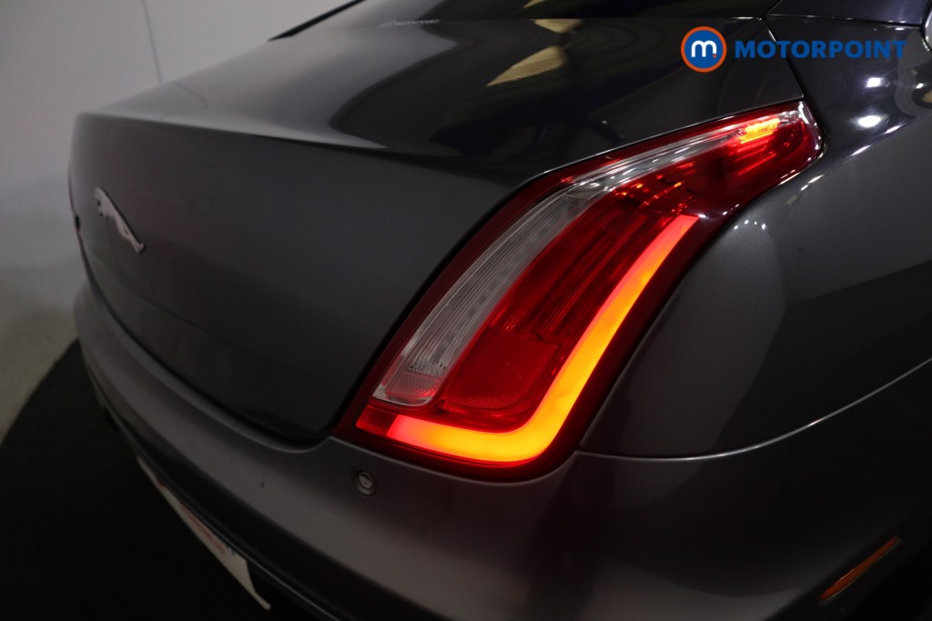 Jaguar XJ Portfolio Automatic Diesel Saloon - Stock Number (1591218) - 33rd supplementary image