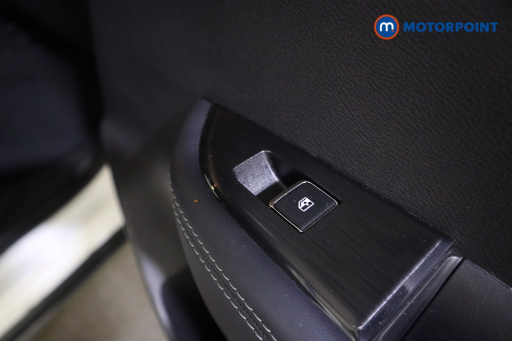 Nissan Qashqai Tekna Manual Petrol SUV - Stock Number (1591287) - 18th supplementary image