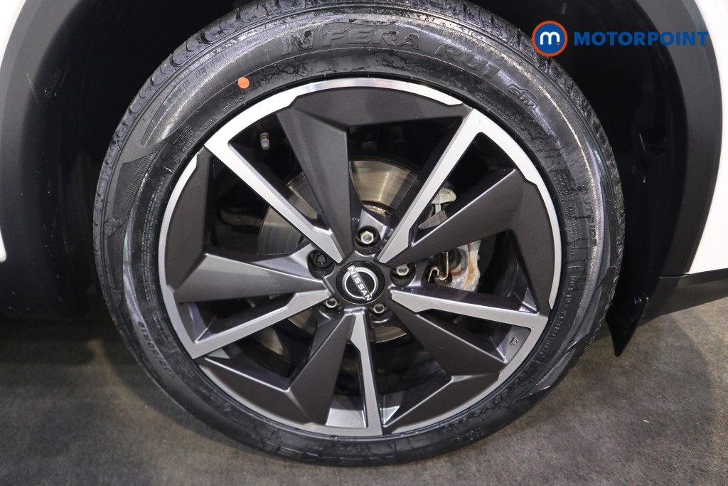 Nissan Qashqai Tekna Manual Petrol SUV - Stock Number (1591287) - 22nd supplementary image