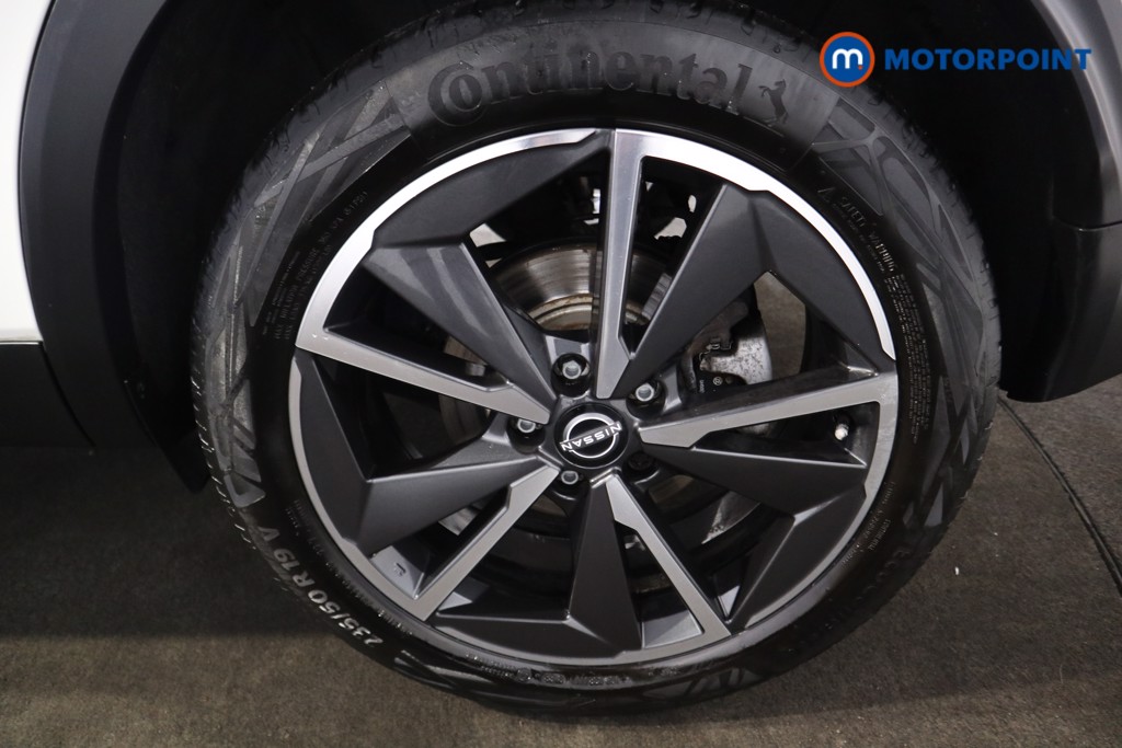 Nissan Qashqai Tekna Manual Petrol SUV - Stock Number (1591287) - 24th supplementary image