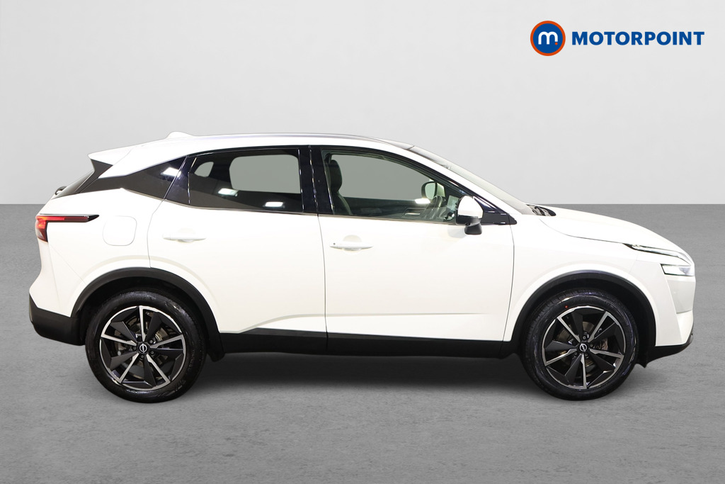 Nissan Qashqai Tekna Manual Petrol SUV - Stock Number (1591287) - Drivers side