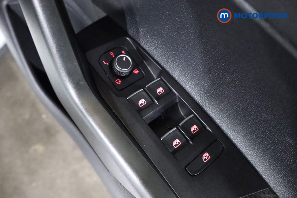 Volkswagen Polo R-Line Automatic Petrol Hatchback - Stock Number (1591375) - 18th supplementary image