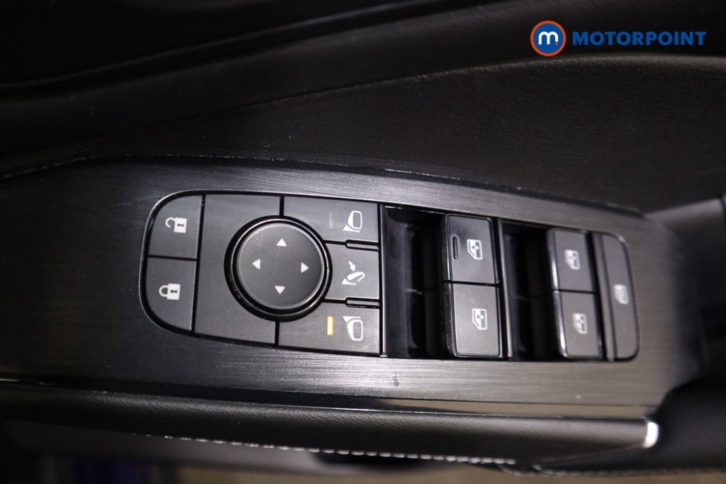 Nissan Qashqai N-Connecta Manual Petrol SUV - Stock Number (1591502) - 12th supplementary image