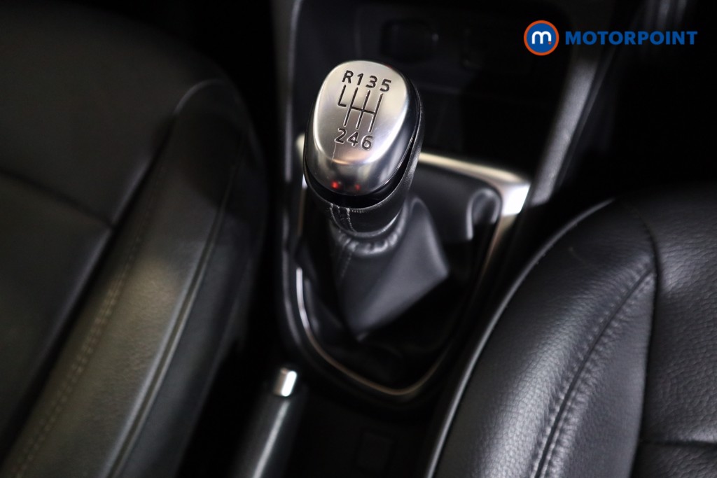 Renault Captur Gt Line Manual Petrol SUV - Stock Number (1591540) - 9th supplementary image