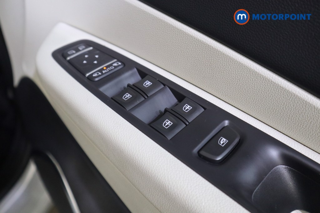 Renault Captur Gt Line Manual Petrol SUV - Stock Number (1591540) - 11th supplementary image