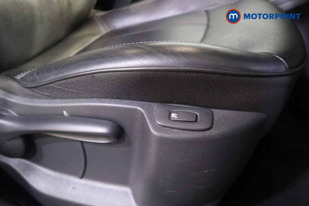 Renault Captur Gt Line Manual Petrol SUV - Stock Number (1591540) - 12th supplementary image