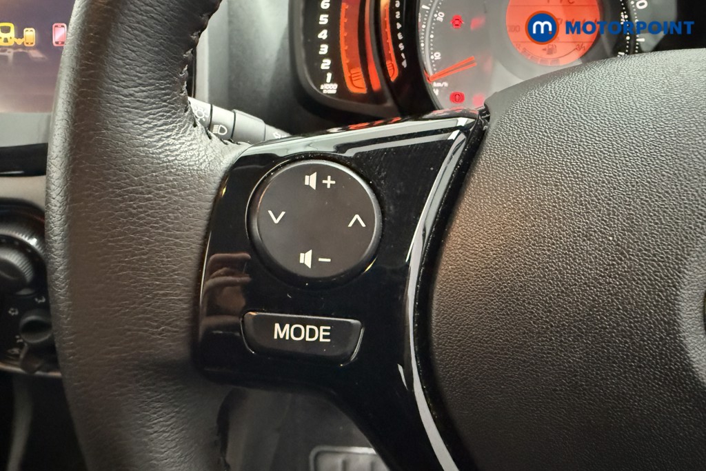 Toyota Aygo X-Play Manual Petrol Hatchback - Stock Number (1591551) - 4th supplementary image