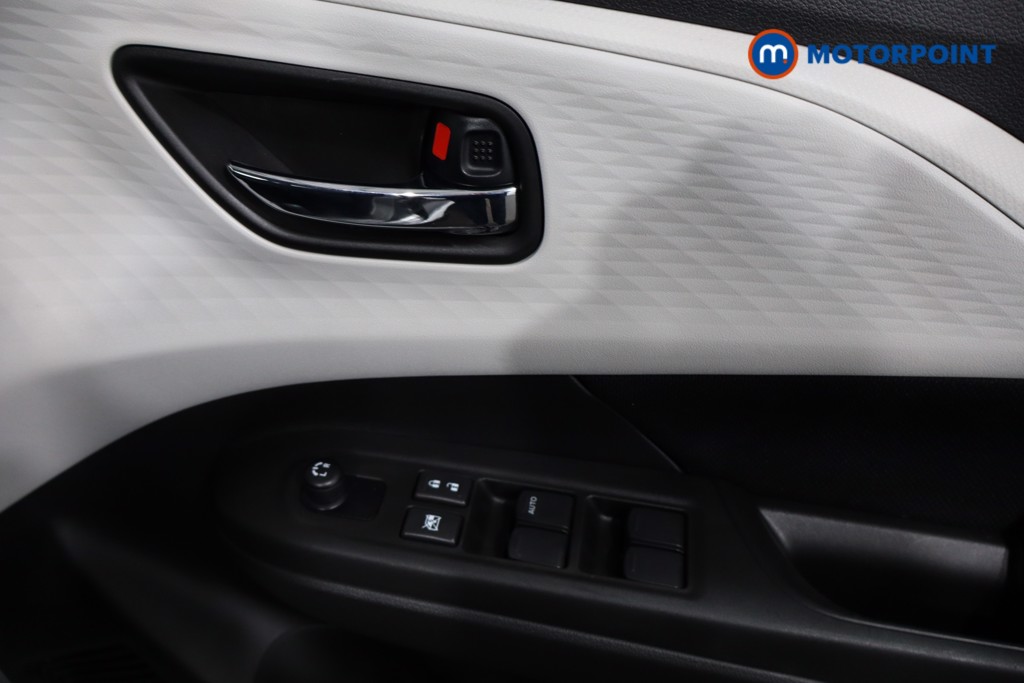 Suzuki Swift Motion Manual Petrol Hatchback - Stock Number (1591617) - 23rd supplementary image