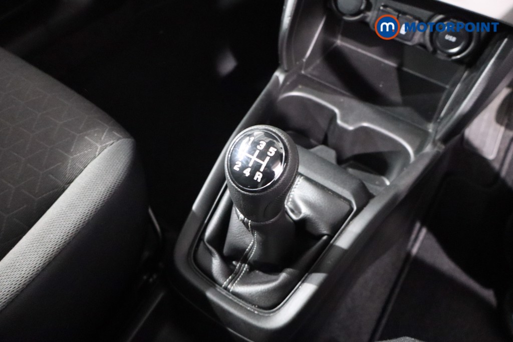 Suzuki Swift Motion Manual Petrol Hatchback - Stock Number (1591631) - 14th supplementary image
