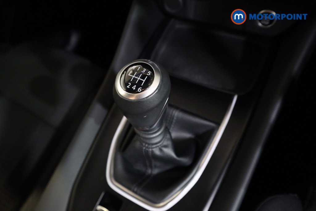 Nissan Qashqai N-Connecta Manual Petrol SUV - Stock Number (1591645) - 9th supplementary image