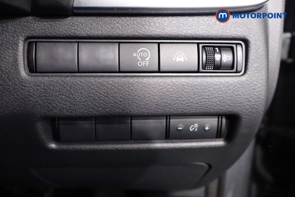 Nissan Qashqai Acenta Premium Manual Petrol SUV - Stock Number (1591661) - 19th supplementary image