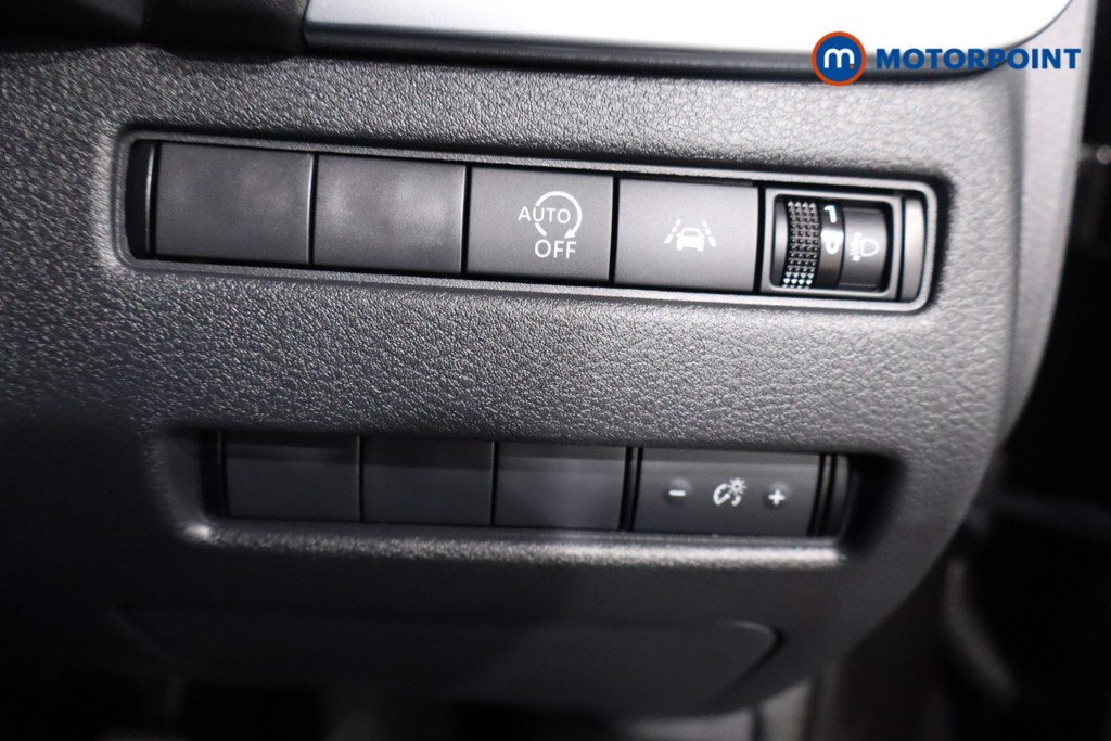 Nissan Qashqai Acenta Premium Manual Petrol SUV - Stock Number (1591663) - 20th supplementary image