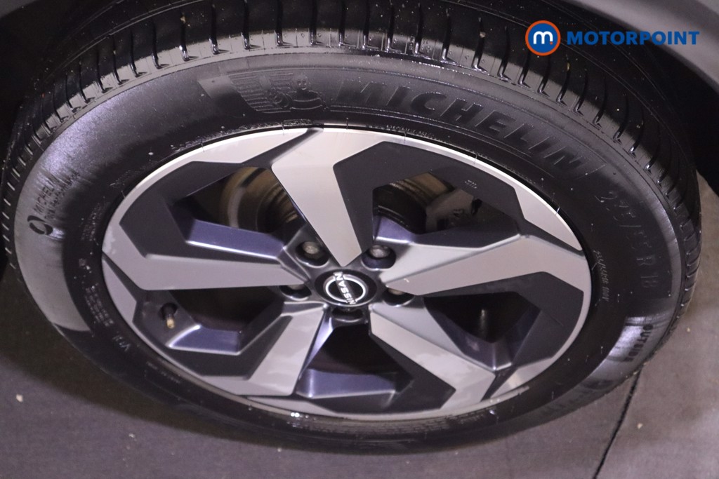 Nissan Qashqai N-Connecta Manual Petrol SUV - Stock Number (1592032) - 9th supplementary image