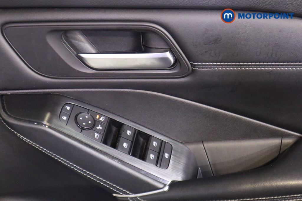 Nissan Qashqai N-Connecta Manual Petrol SUV - Stock Number (1592032) - 14th supplementary image