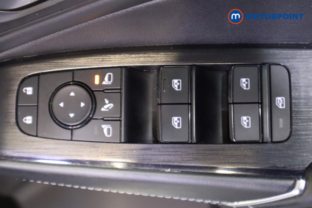 Nissan Qashqai N-Connecta Manual Petrol SUV - Stock Number (1592032) - 15th supplementary image