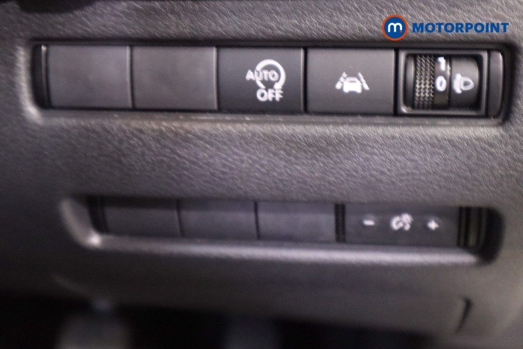 Nissan Qashqai N-Connecta Manual Petrol SUV - Stock Number (1592032) - 16th supplementary image