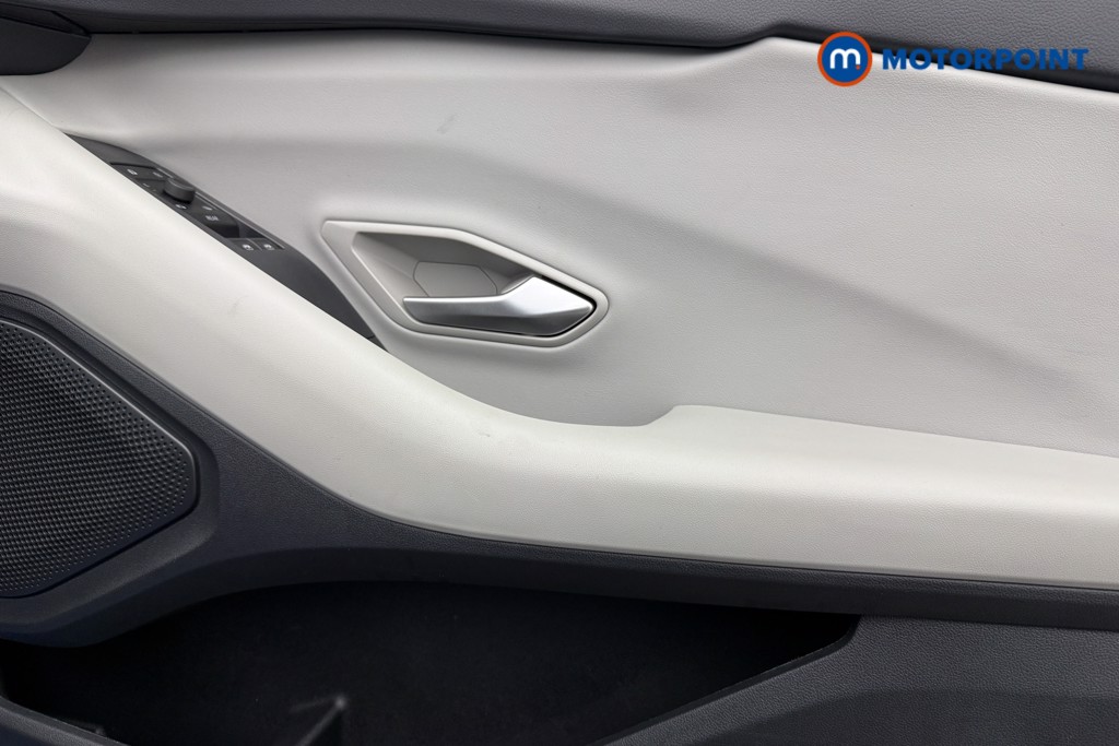 Ford Explorer Select Automatic Electric SUV - Stock Number (1592189) - 19th supplementary image