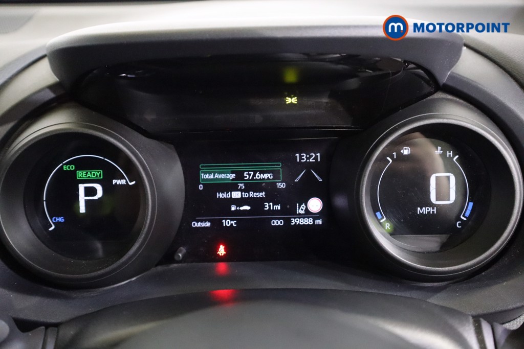 Toyota Yaris Design Automatic Petrol-Electric Hybrid Hatchback - Stock Number (1592253) - 4th supplementary image