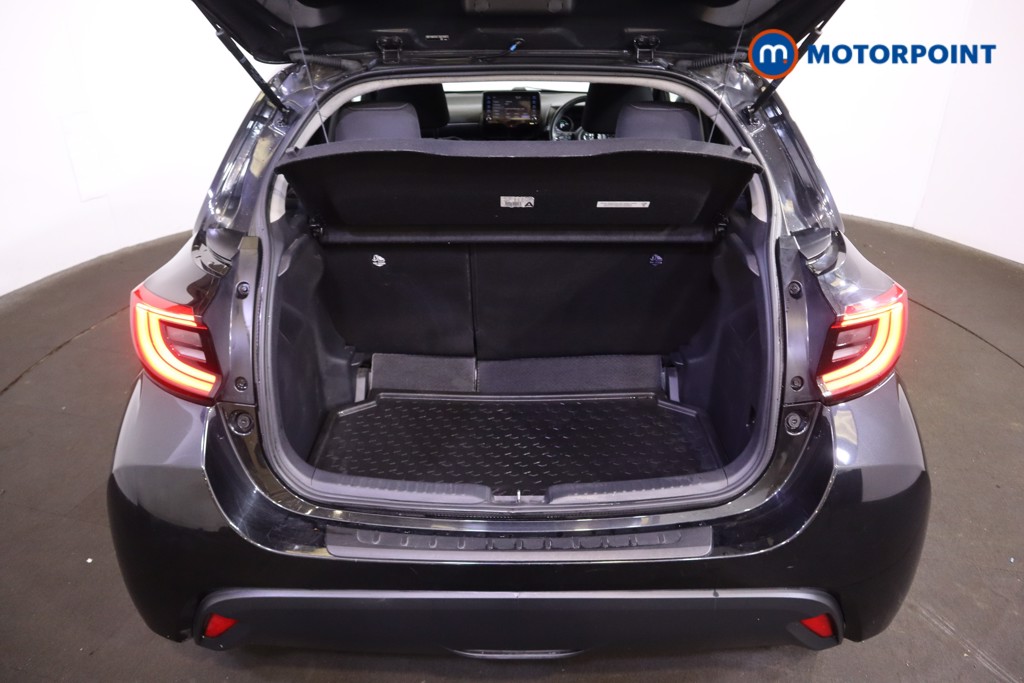 Toyota Yaris Design Automatic Petrol-Electric Hybrid Hatchback - Stock Number (1592253) - 8th supplementary image