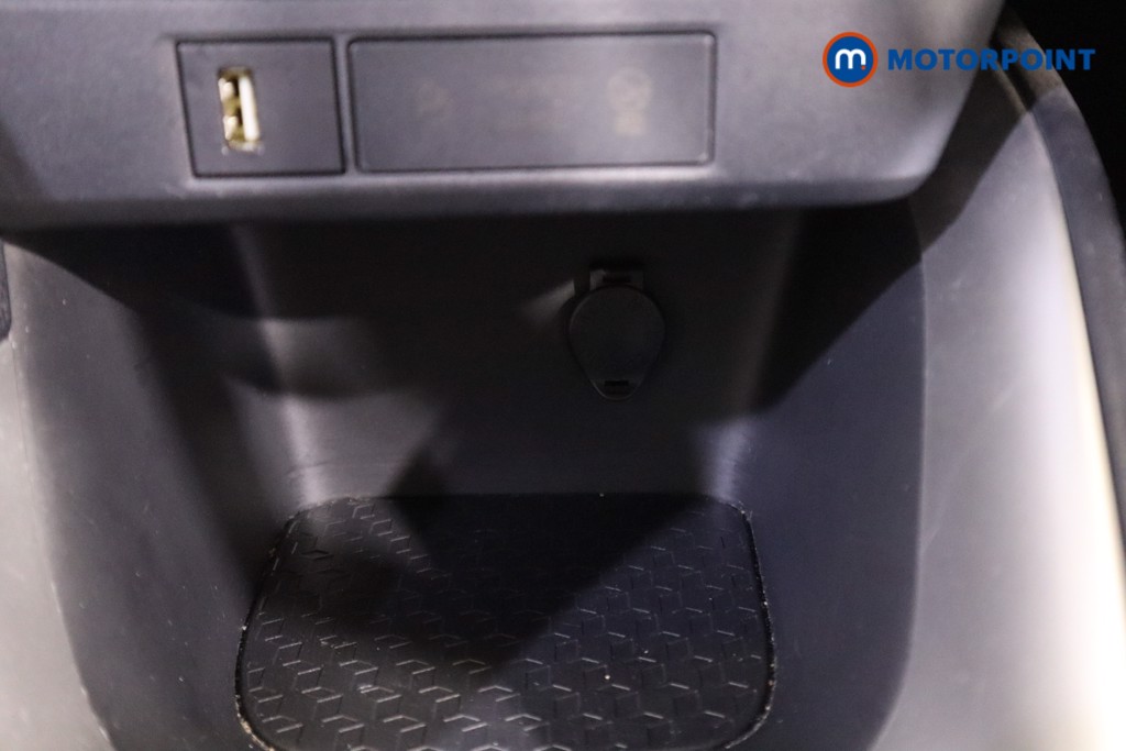 Toyota Yaris Design Automatic Petrol-Electric Hybrid Hatchback - Stock Number (1592253) - 21st supplementary image