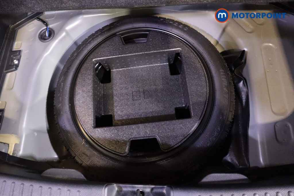 Toyota Yaris Design Automatic Petrol-Electric Hybrid Hatchback - Stock Number (1592253) - 27th supplementary image