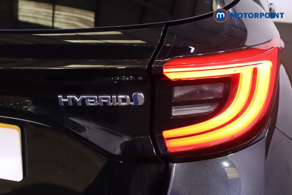 Toyota Yaris Design Automatic Petrol-Electric Hybrid Hatchback - Stock Number (1592253) - 30th supplementary image