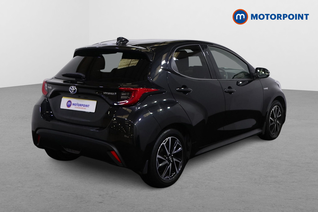 Toyota Yaris Design Automatic Petrol-Electric Hybrid Hatchback - Stock Number (1592253) - Drivers side rear corner
